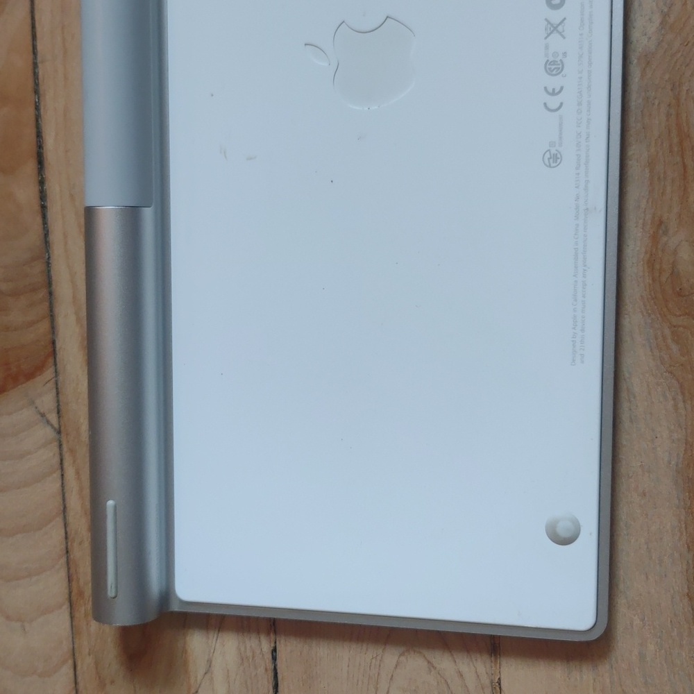 APPLE | Wireless Keyboard - Picture 6 of 7